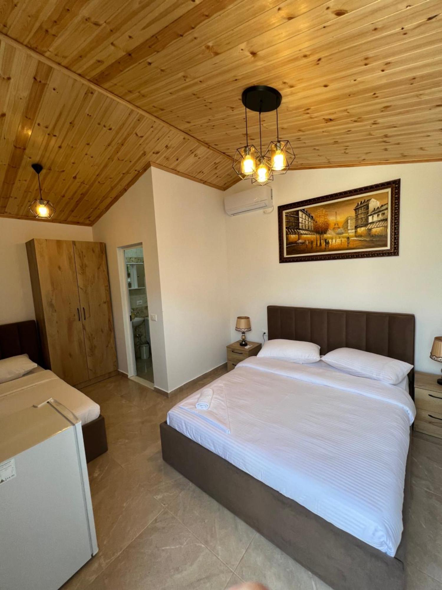 Lake Bliss Cabins Shkoder Bagian luar foto