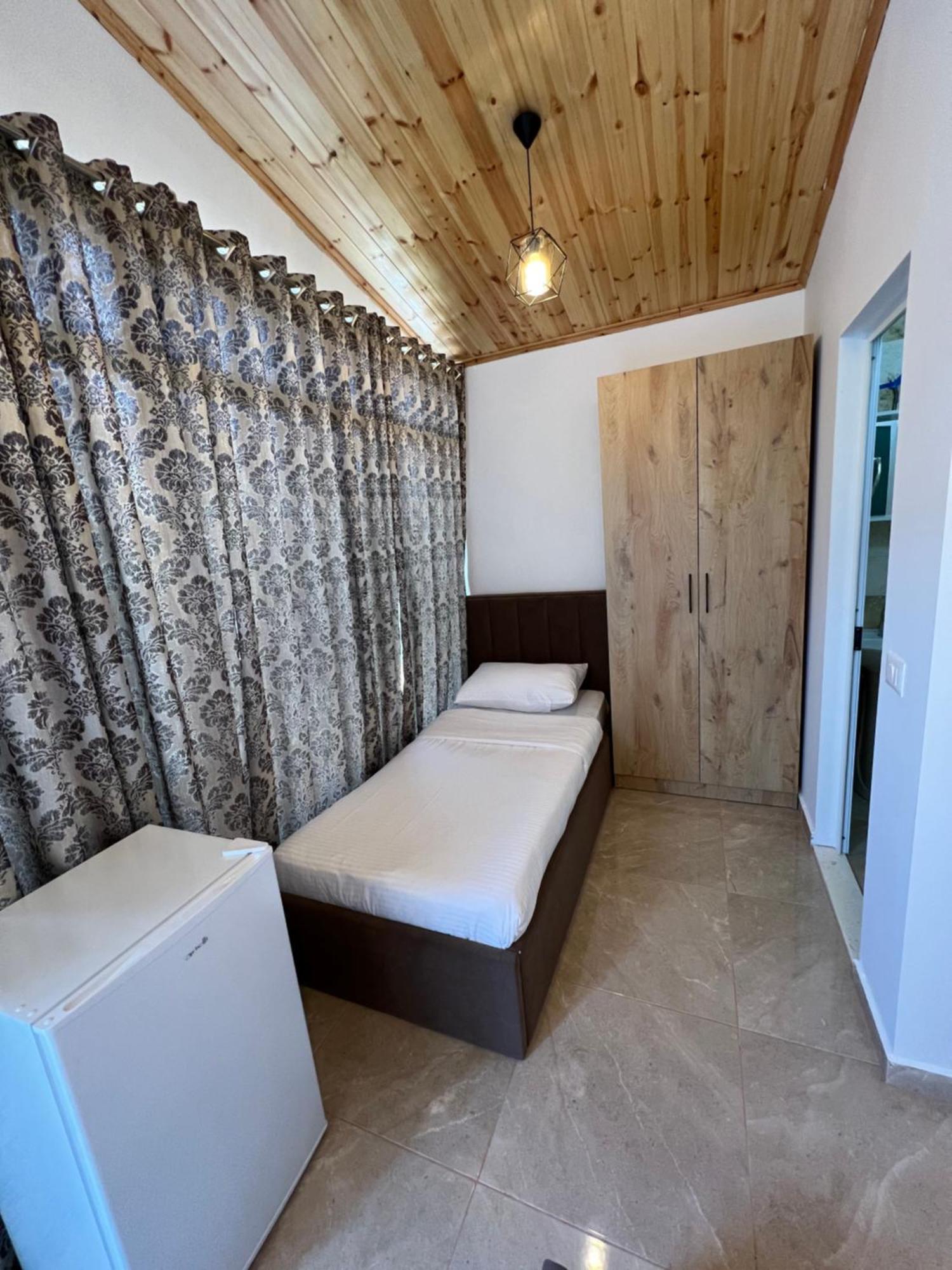 Lake Bliss Cabins Shkoder Bagian luar foto