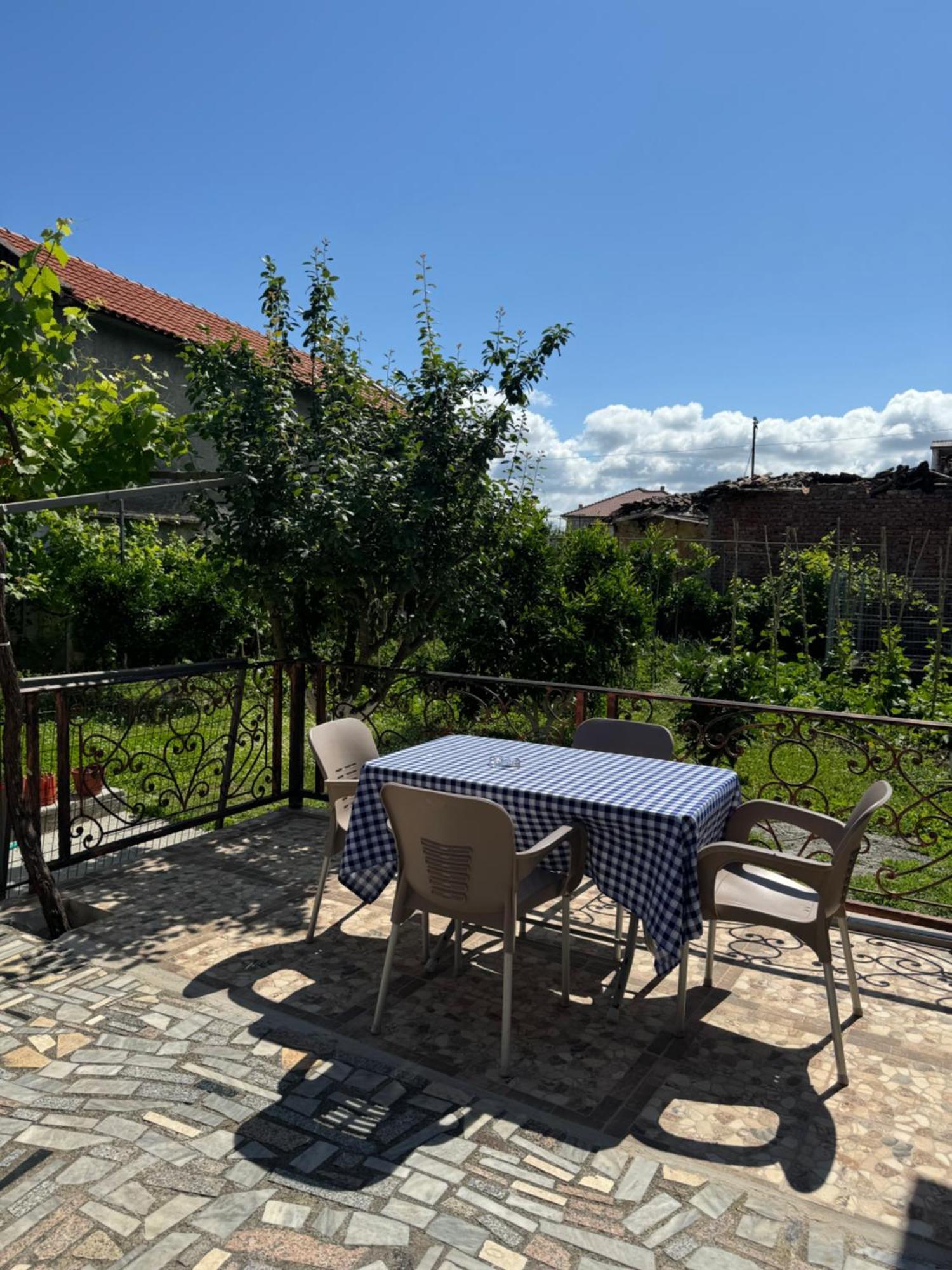 Lake Bliss Cabins Shkoder Bagian luar foto