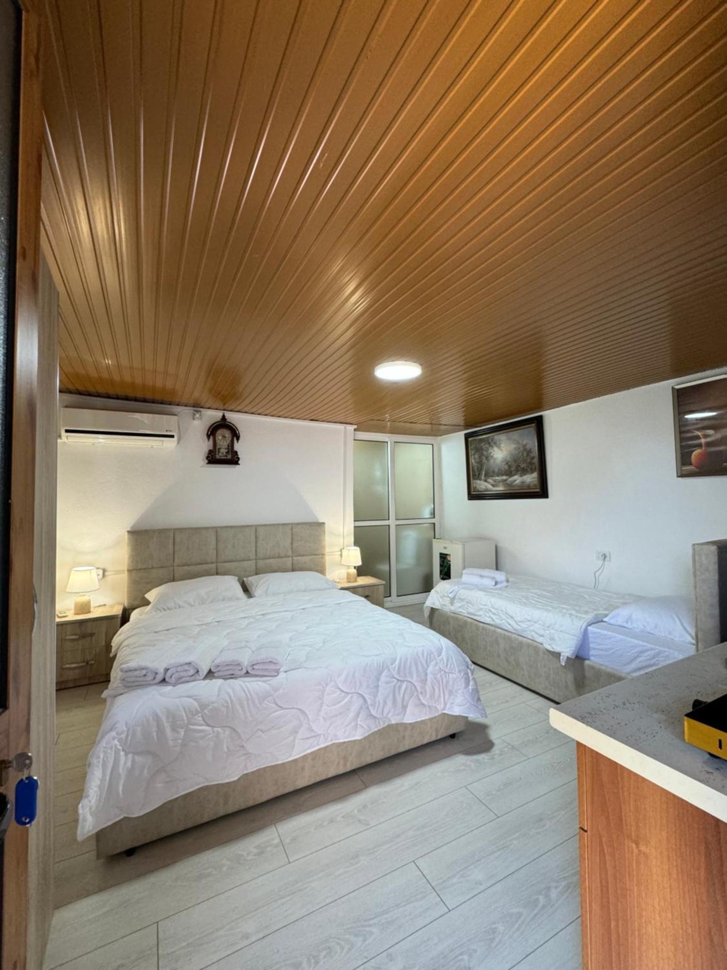 Lake Bliss Cabins Shkoder Bagian luar foto