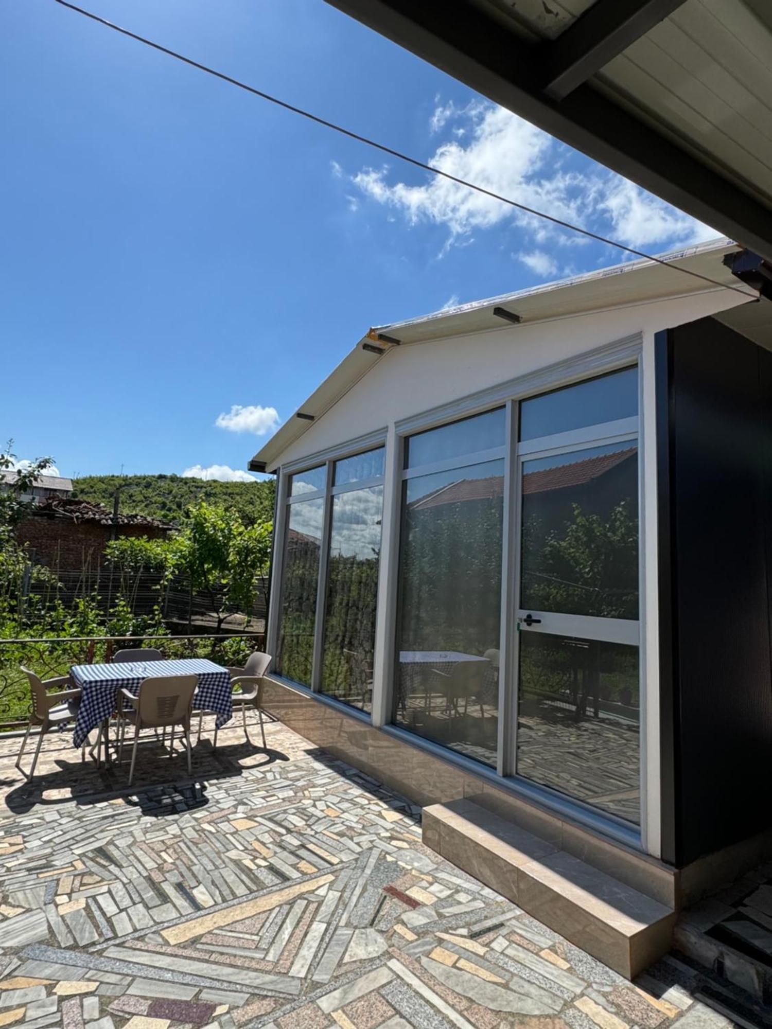Lake Bliss Cabins Shkoder Bagian luar foto